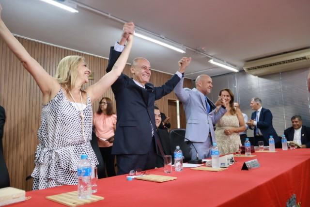 Milton Carlos de Mello “Tupã” toma posse para 3º mandato à frente da Prefeitura - Sassom foto